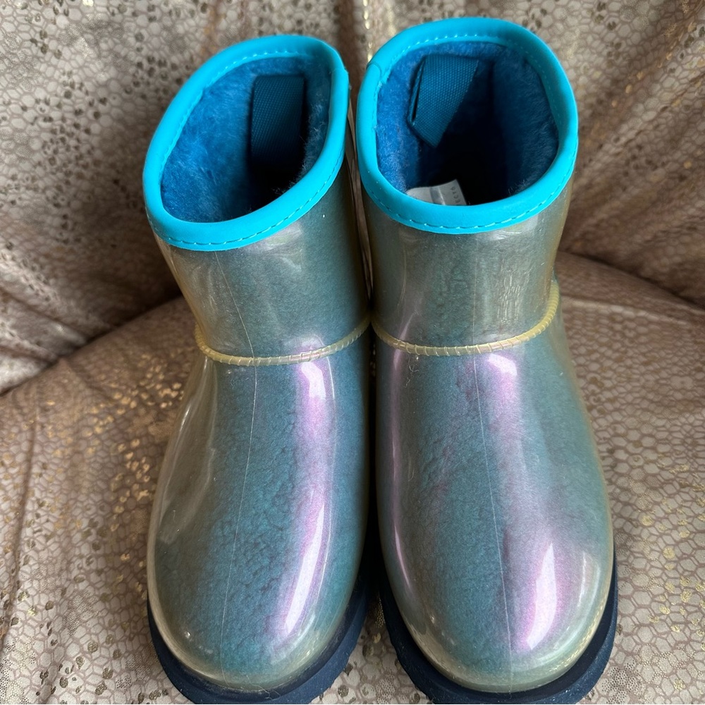 Ugg / Size 6 - image 3